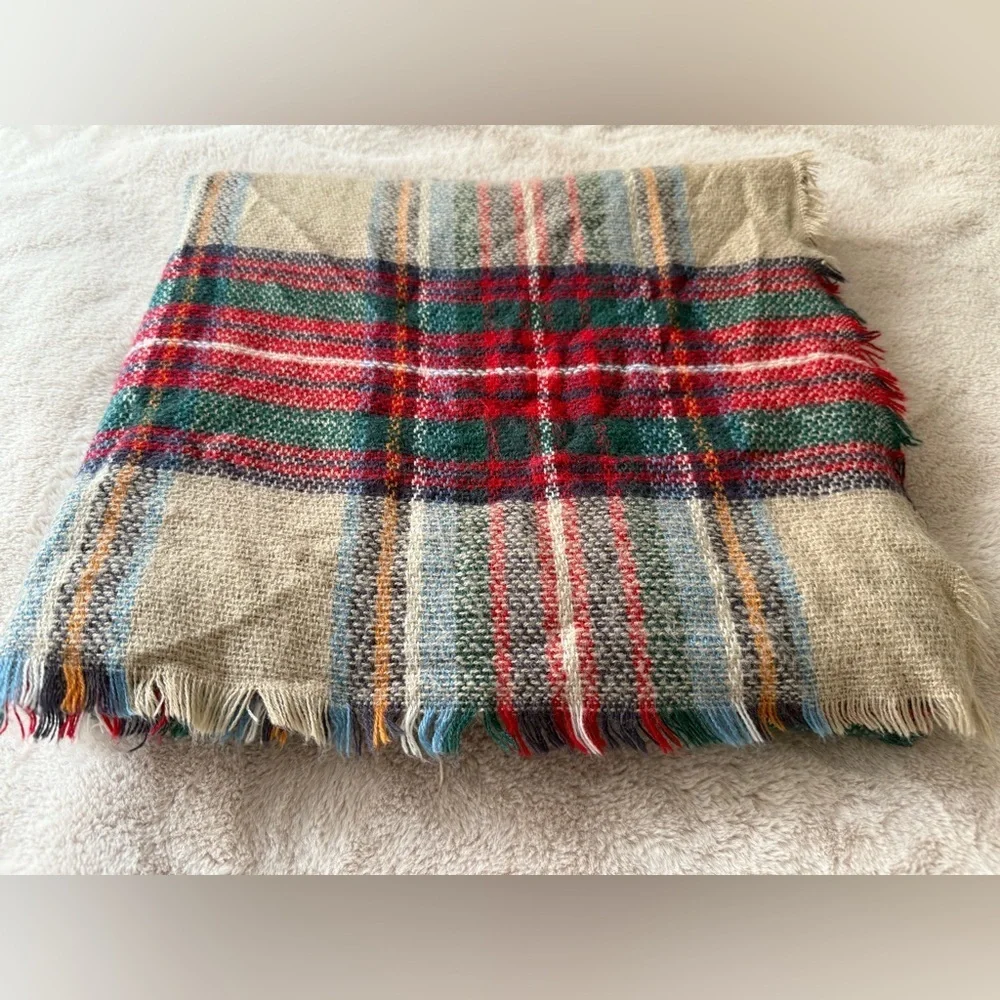 Modcloth Loch and Key Blanket Scarf Tartan Plaid